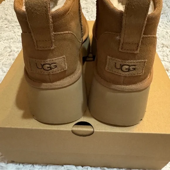 New UGG Classic Ultra Mini Platform Boots - Picture 4 of 13